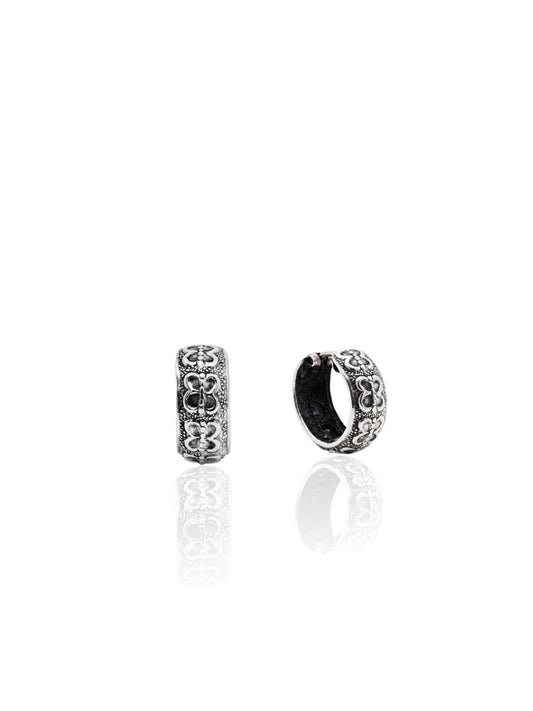 Minimalistische Ethno-Creolen aus 925 Silber mit Schmetterlingsmotiv 1,3 x 1,3 cm – Ansicht 1 | Oya Silver