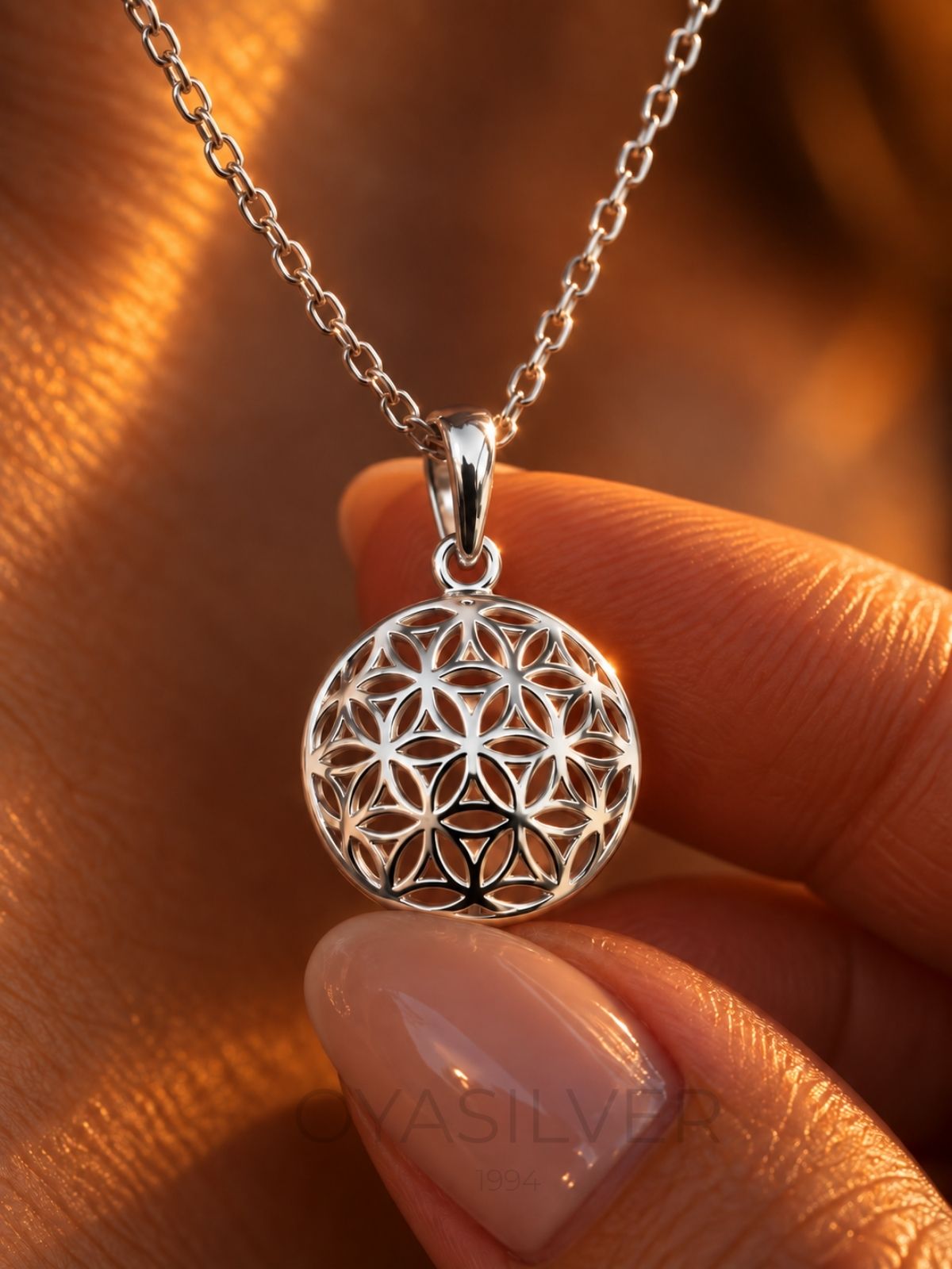 Gewölbte Blume-des-Lebens-Halskette aus 925 Silber – Oya Silver – Ansicht 5