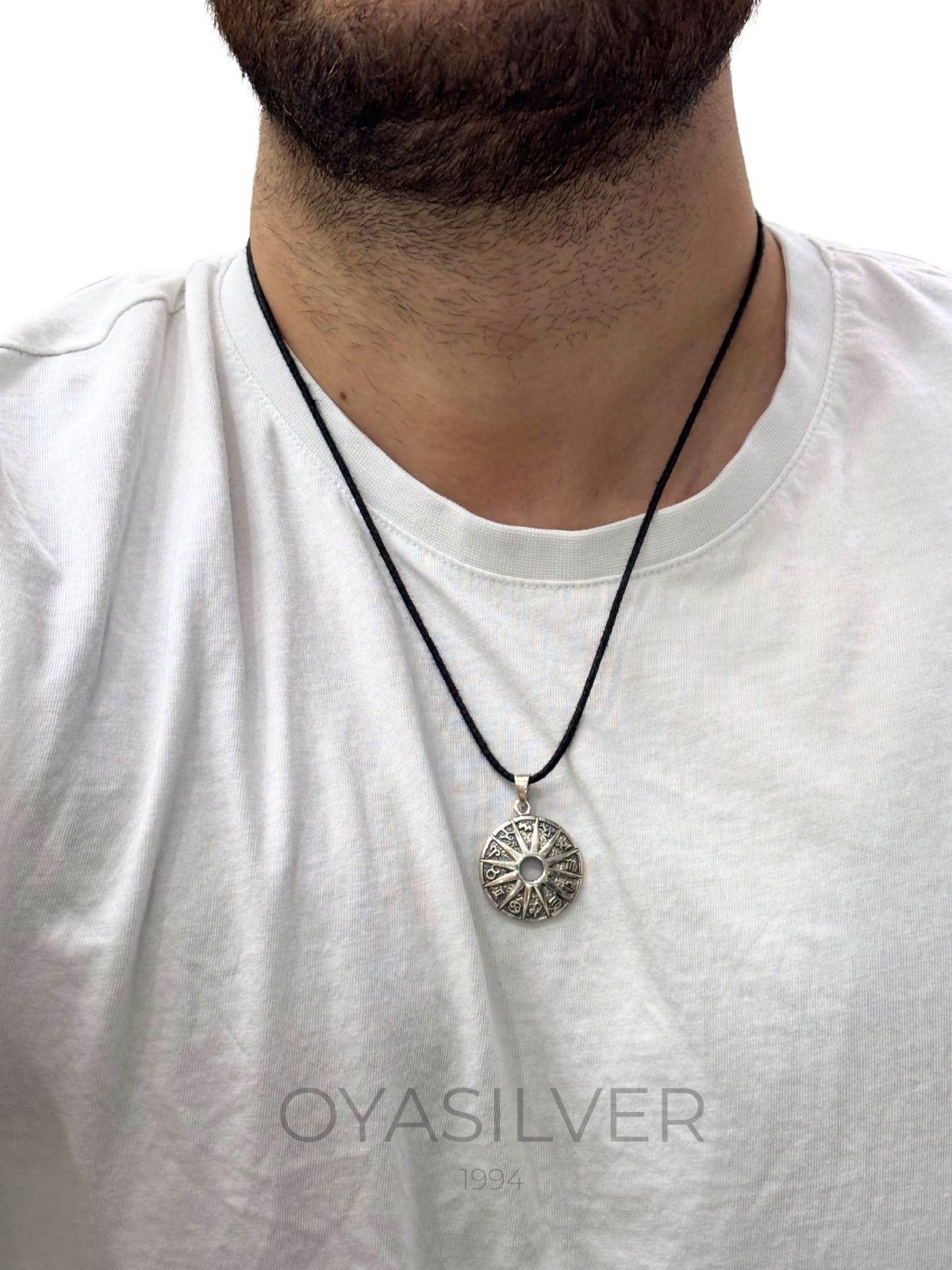 Gewölbtes Zodiak-Sonnen-Medaillon aus 925 Silber – Oya Silver – Ansicht 3