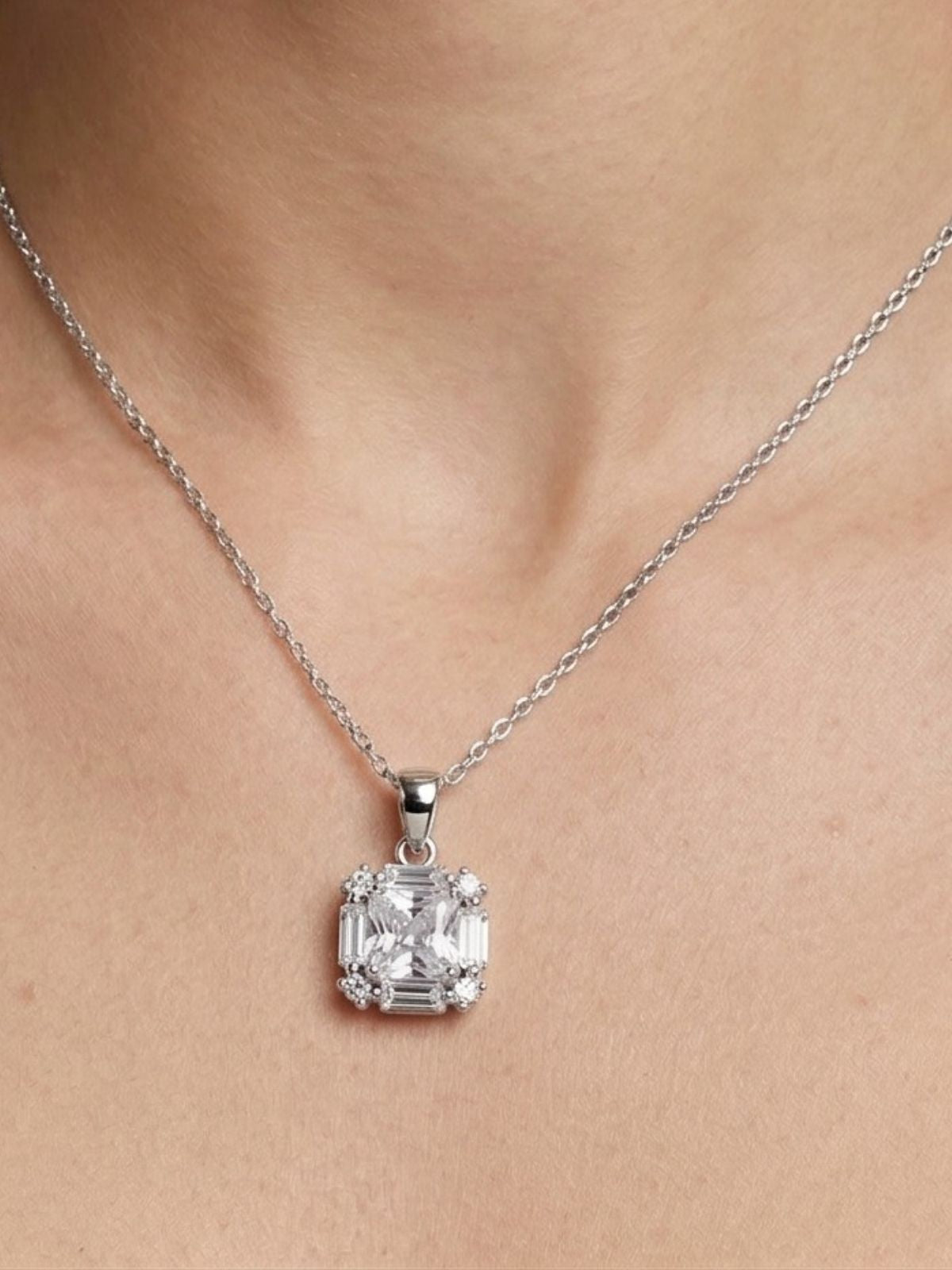 Quadratisches Silber-Schmuckset mit Baguette-Zirkonia aus 925er Sterlingsilber – Oya Silver – Ansicht 3