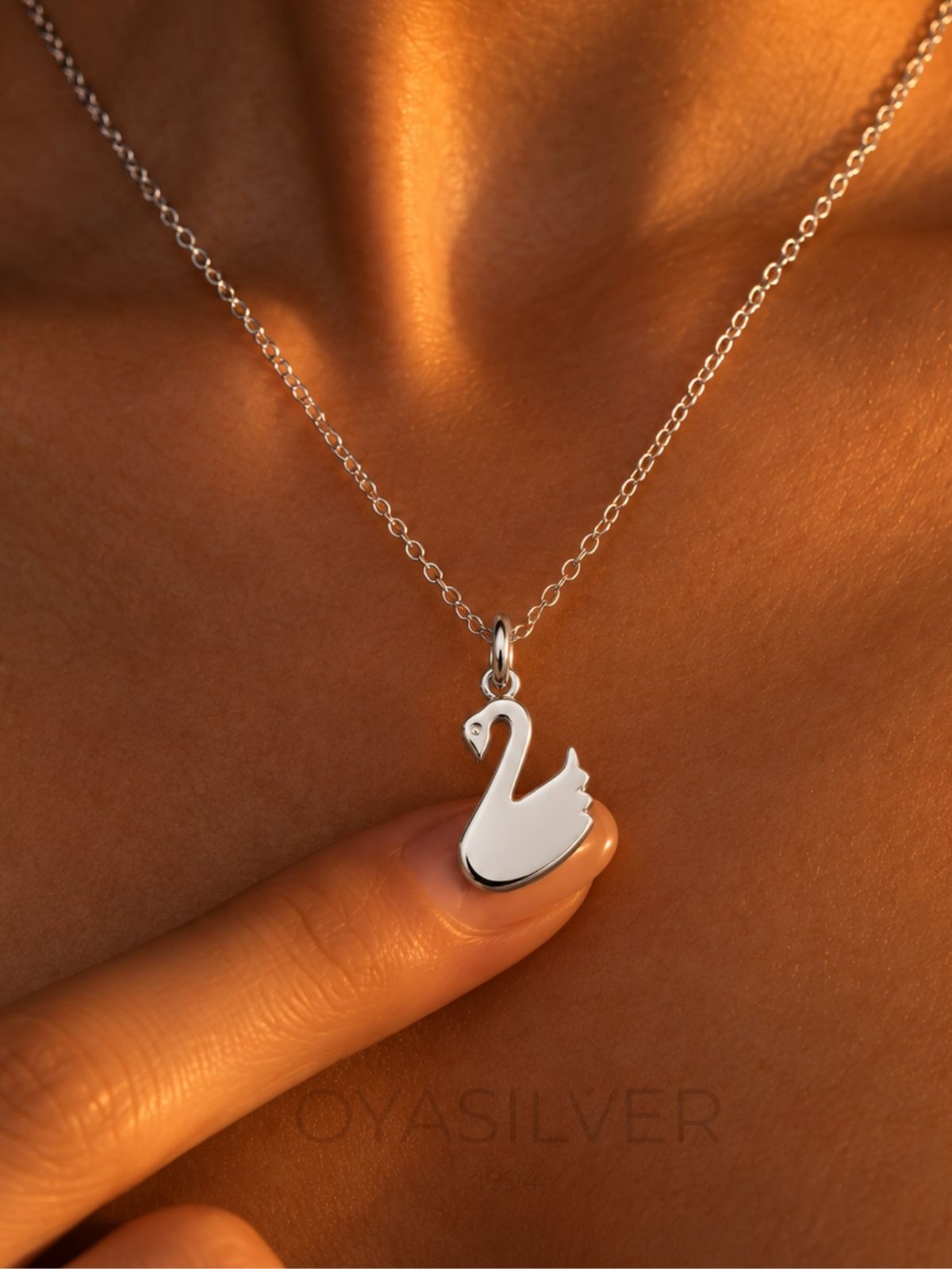 Minimalistische Schwan-Halskette aus 925 Silber – Oya Silver – Ansicht 6