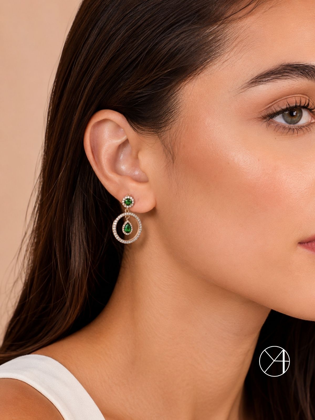 Hängende Rosé-Silber-Tropfenohrringe mit smaragdgrünem Stein aus 925er Sterlingsilber – Oya Silver – Ansicht 3