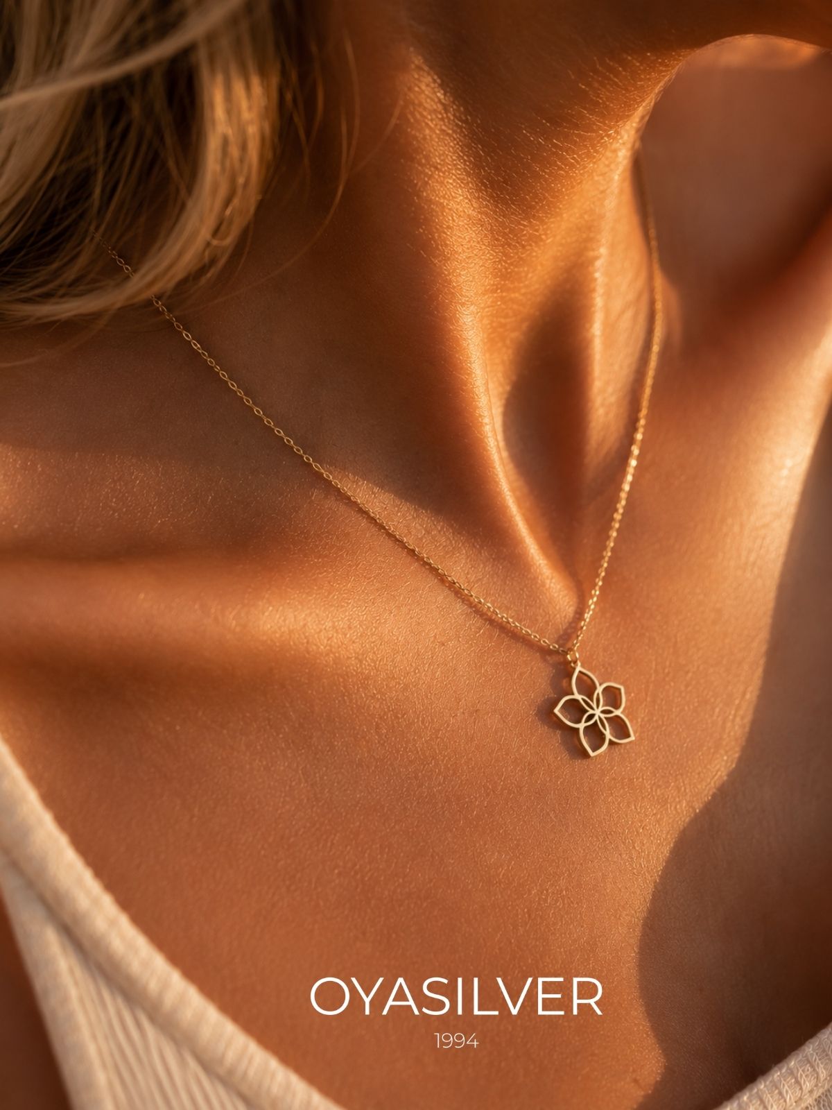 Minimalistische Vinca-Blumen-Halskette aus Silber aus 925er Sterlingsilber – Oya Silver – Ansicht 3