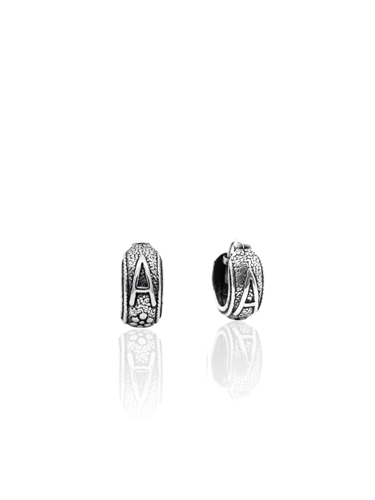 Minimalistische ethnische Silber-Creolen mit Buchstaben-A-Motiv aus 925er Sterlingsilber – Oya Silver