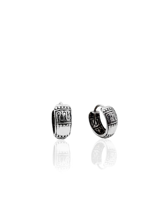 Minimalistische Ethno-Creolen aus 925 Silber mit Antikmotiv 1,4 x 1,4 cm – Ansicht 2 | Oya Silver