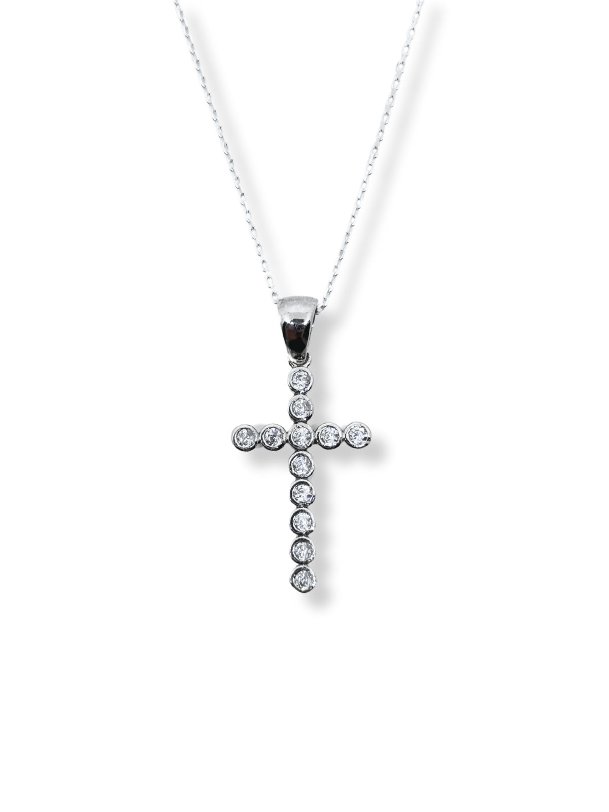 Filigrane Kreuz-Halskette aus Silber mit runden weißen Steinen – Oya Silver