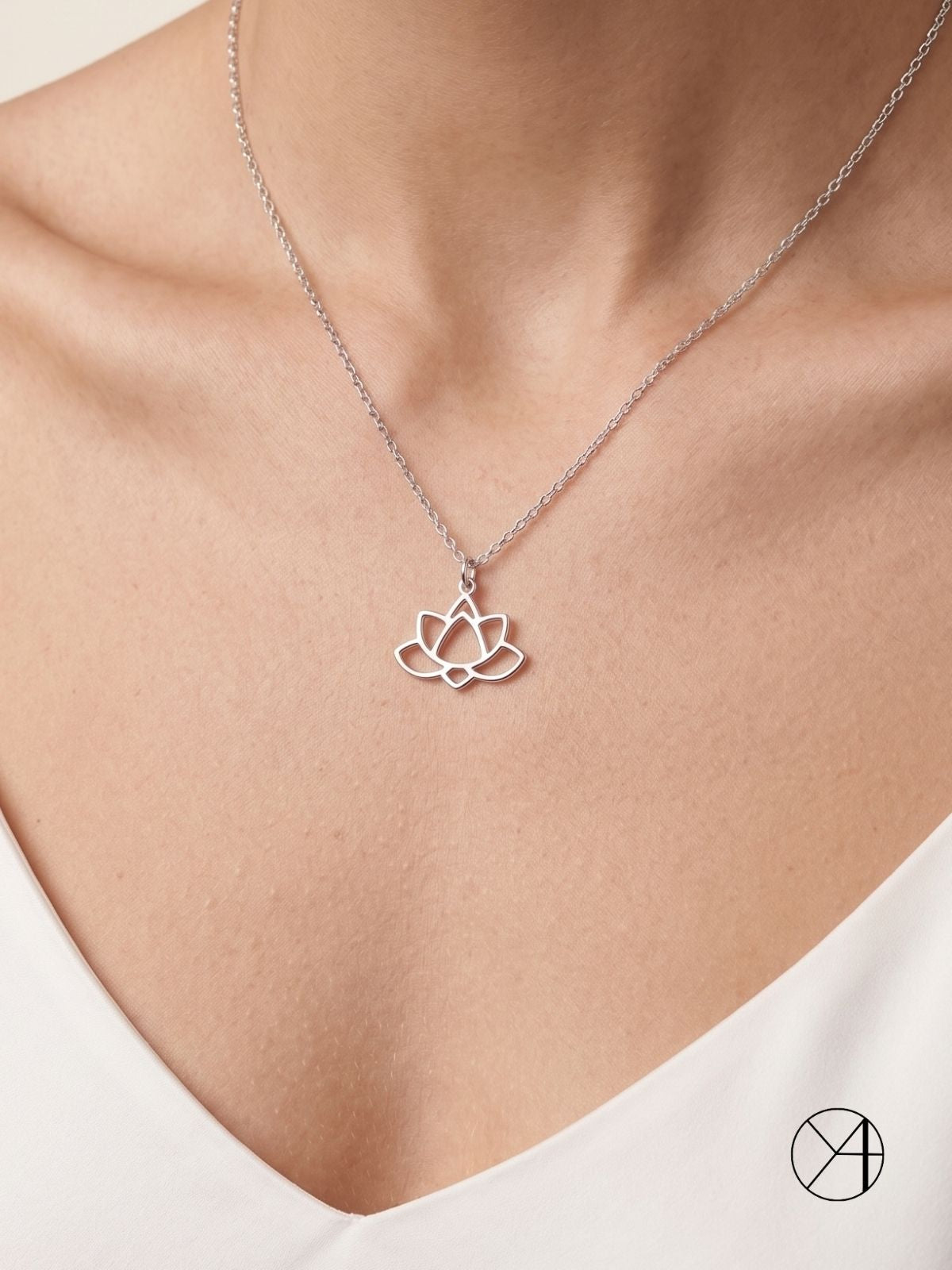 Lotusblumen-Halskette aus Silber aus 925er Sterlingsilber – Oya Silver – Ansicht 5