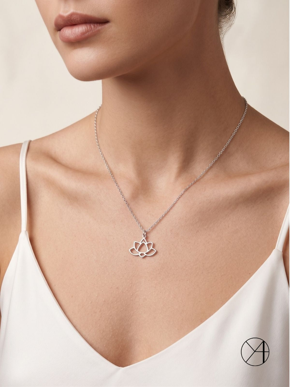 Lotusblumen-Halskette aus Silber aus 925er Sterlingsilber – Oya Silver – Ansicht 6