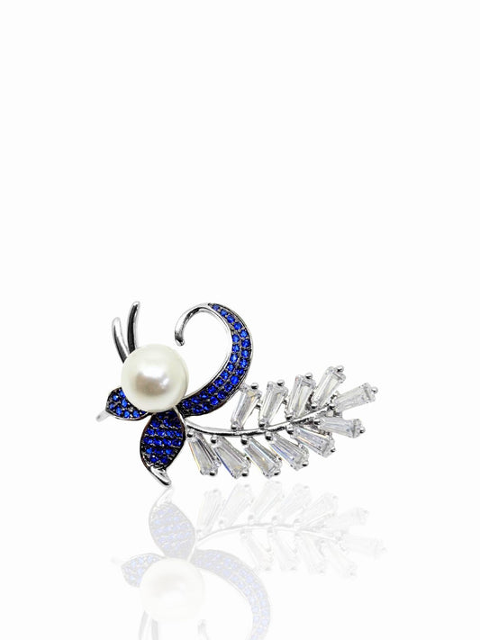 Blattbrosche aus Silber mit Saphiren, Baguette-Steinen und Perle 3,5 x 2,3 cm – Oya Silver